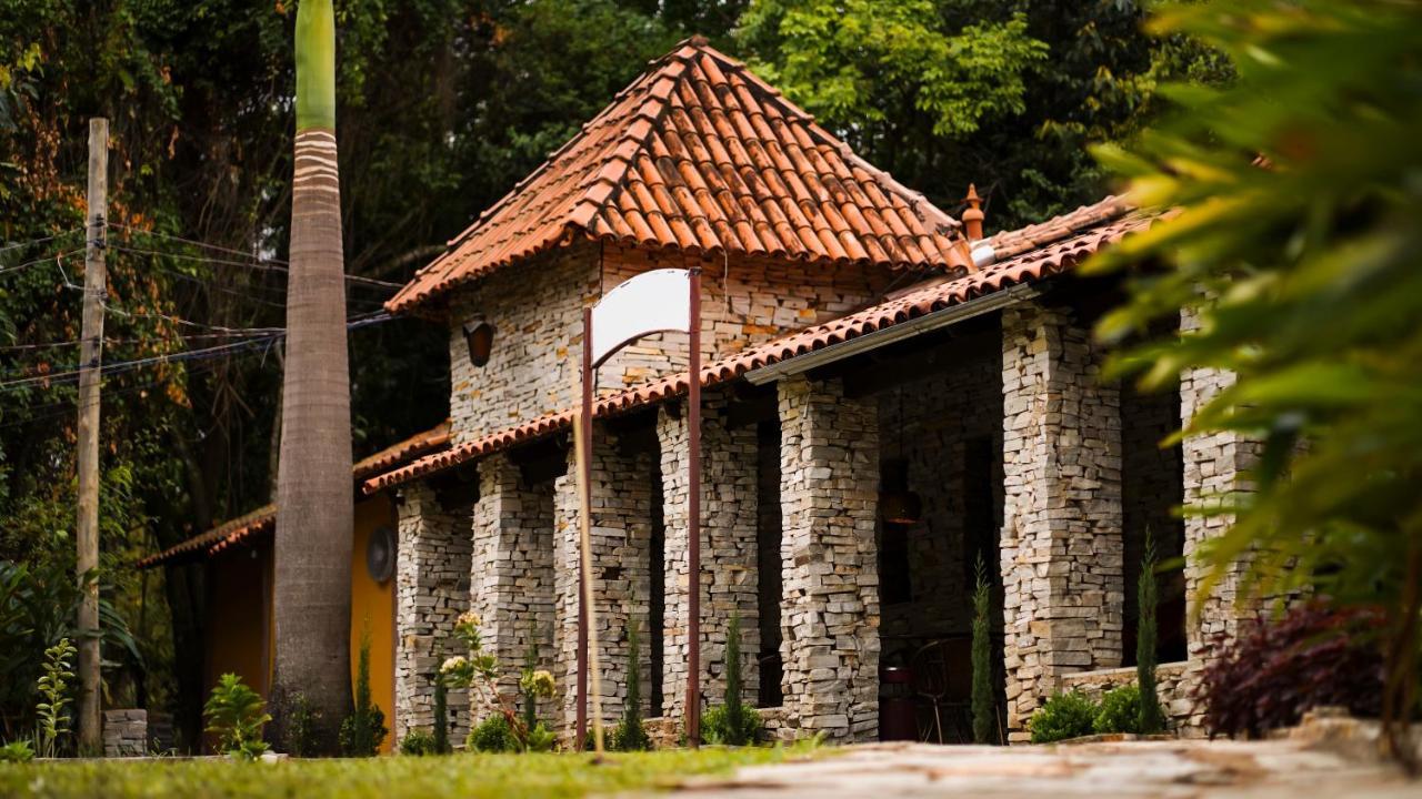 Pousada Villa Das Pedras Pirenopolis Exterior photo